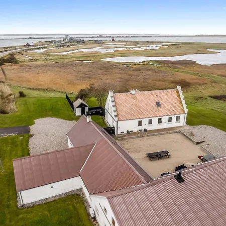 Semesterbostad 18-person With Views Of The Fjord And Lots Of Facilities *