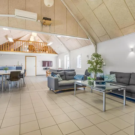 18-person With Views Of The Fjord And Lots Of Facilities Semesterbostad